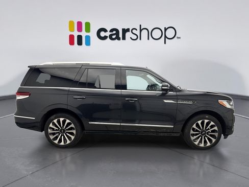 Used 2023 Lincoln Navigator Reserve AWD/4WD image 3