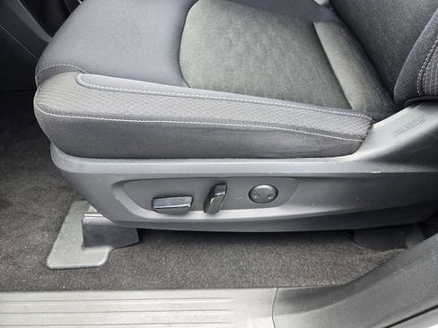 Used 2024 Nissan Pathfinder SV FWD image 17