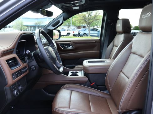 Used 2023 Chevrolet Tahoe High Country w/ Premium Package 2 AWD/4WD image 12