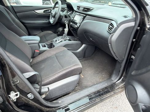 Used 2020 Nissan Rogue Sport S FWD image 19