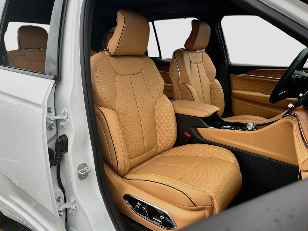 New 2027 Jeep Grand Cherokee Summit w/ Adv Protech Group IV AWD/4WD image 30