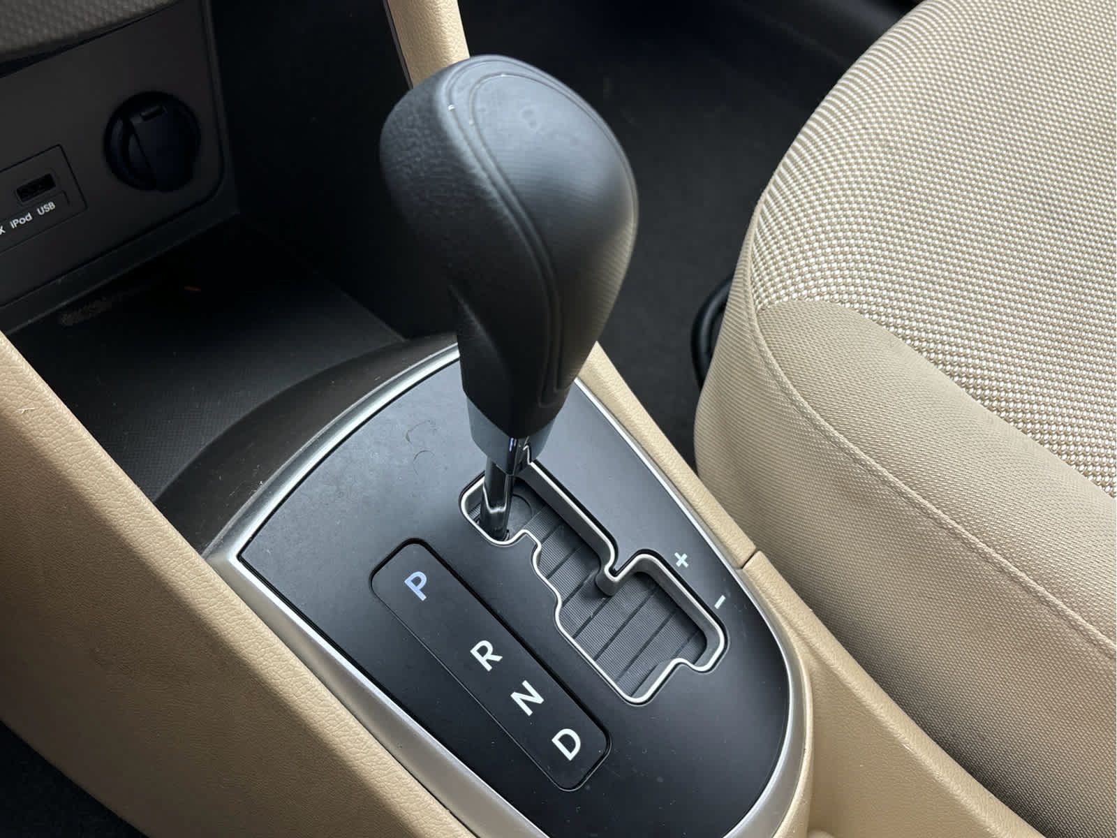 Used 2012 Hyundai Accent GLS FWD image 14