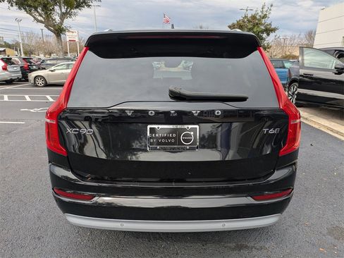 Certified 2022 Volvo XC90 T6 Momentum image 5