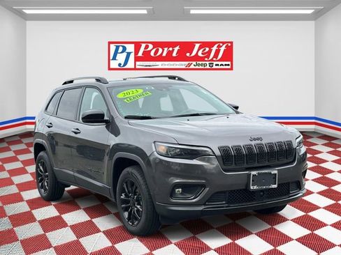 Used 2023 Jeep Cherokee Altitude Lux AWD/4WD image 2