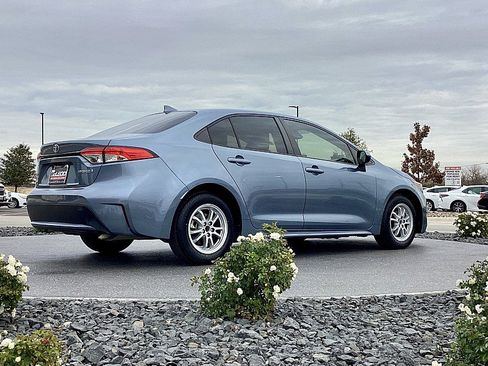 Used 2022 Toyota Corolla LE image 5