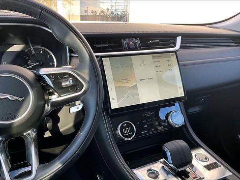 Used 2021 Jaguar F-PACE S image 6