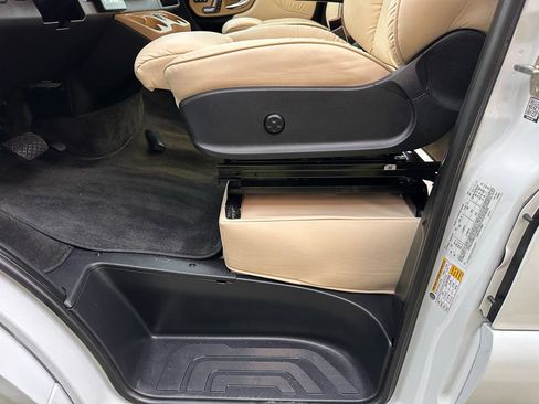 Used 2020 Mercedes-Benz Sprinter 3500 w/ Windows All Around Package image 51