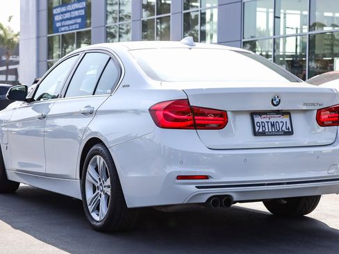 Used 2018 BMW 330e image 11
