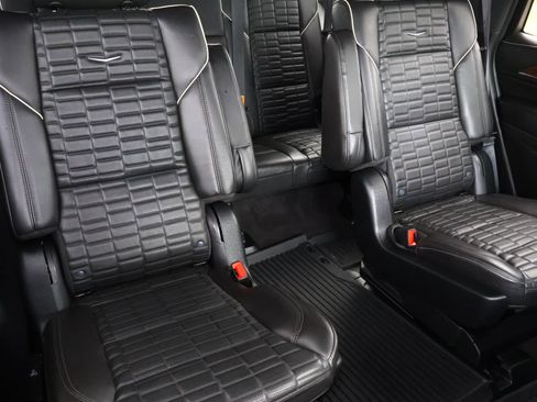 Used 2023 Cadillac Escalade Sport Platinum w/ LPO, Floor Liner Package AWD/4WD image 26