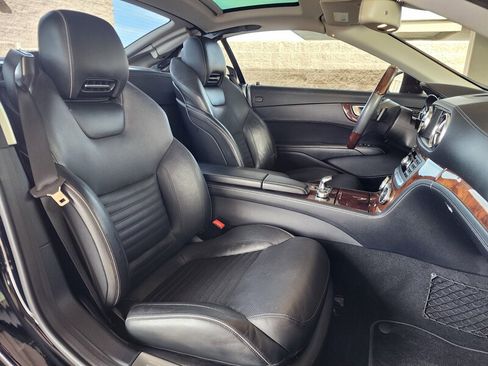Used 2014 Mercedes-Benz SL 550 w/ Sport Wheel Package image 88
