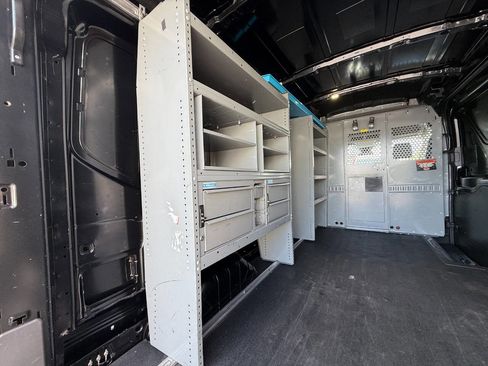 Used 2015 Ford Transit 250 148 Medium Roof RWD image 33