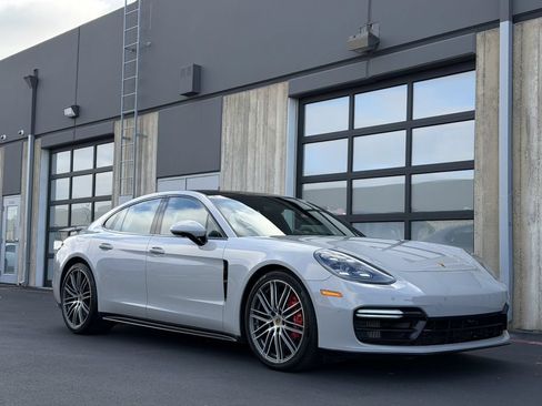 Used 2019 Porsche Panamera GTS AWD/4WD image 13