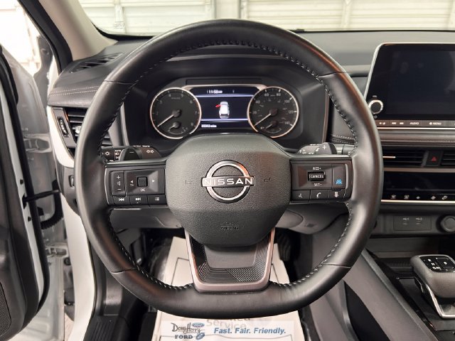 Used 2025 Nissan Rogue SV AWD/4WD image 39