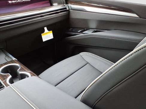 New 2026 Cadillac Escalade ESV Luxury image 10