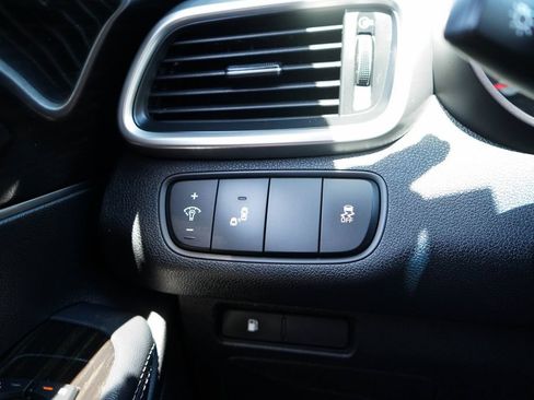 Used 2020 Kia Sorento S FWD image 30