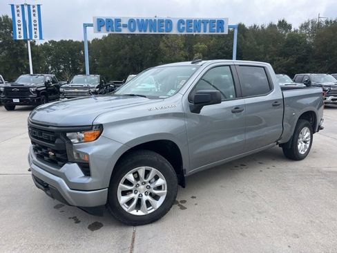 Used 2024 Chevrolet Silverado 1500 Custom image 2