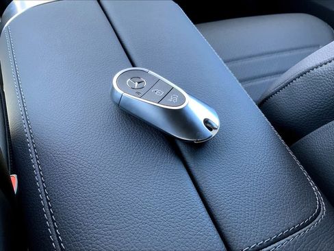 Certified 2025 Mercedes-Benz GLC 300 4MATIC image 20