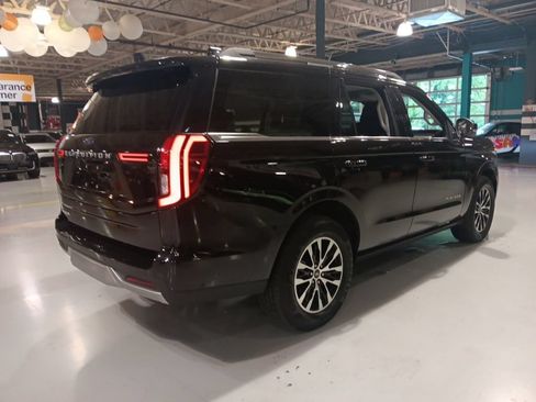 Used 2025 Ford Expedition Platinum AWD/4WD image 6