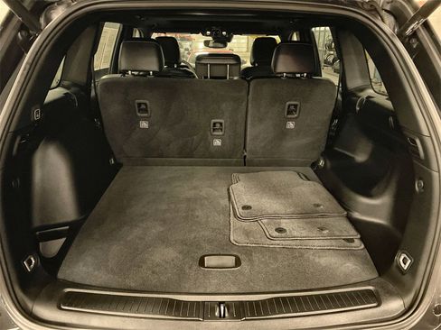 Used 2024 Jeep Grand Cherokee Altitude image 11