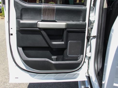 Used 2020 Ford F250 Lariat w/ Lariat Value Package AWD/4WD image 33