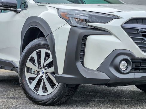 Certified 2025 Subaru Outback Premium w/ Popular Package #1A image 3