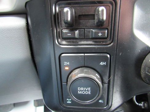 Used 2024 Ford F250 XLT w/ XLT Premium Package image 19