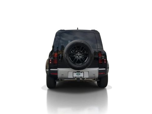 Used 2025 Land Rover Defender 110 S image 7