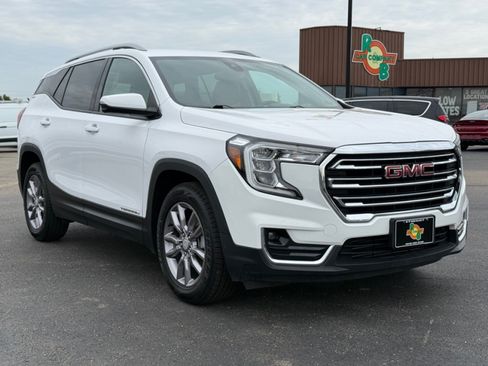 Used 2022 GMC Terrain SLT FWD image 2