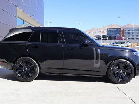 Certified 2023 Land Rover Range Rover SE image 5