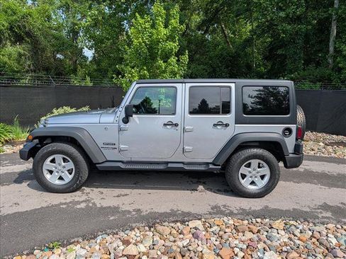 Used 2018 Jeep Wrangler Unlimited Sport S AWD/4WD image 2