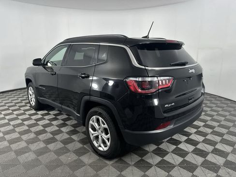 Used 2024 Jeep Compass Latitude AWD/4WD image 13