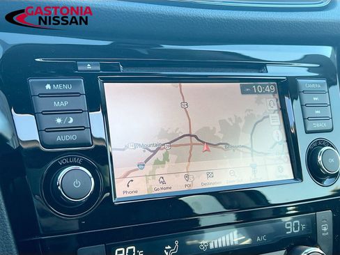 Used 2019 Nissan Rogue SL w/ Premium Package image 17