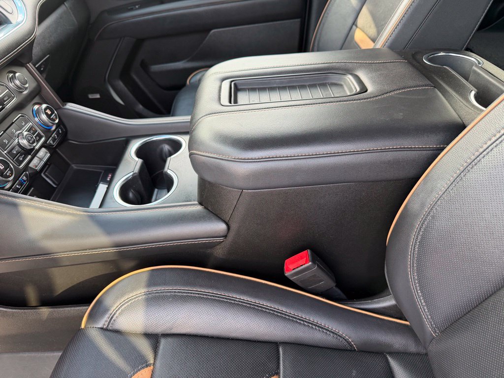 Used 2023 GMC Yukon XL AT4 w/ AT4 Premium Package AWD/4WD image 11