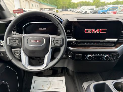 New 2026 GMC Sierra 3500 SLE w/ SLE Value Package AWD/4WD image 15