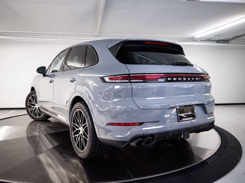 Certified 2026 Porsche Cayenne image 3