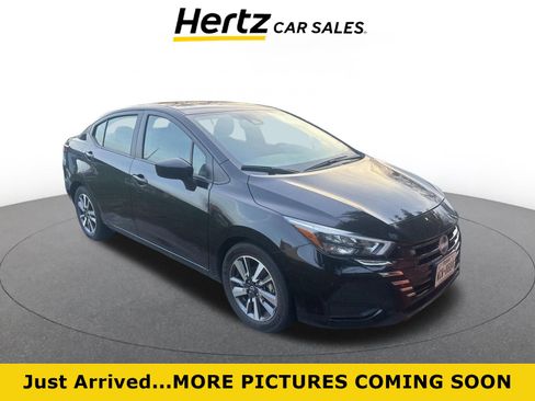 Used 2025 Nissan Versa SV image 1