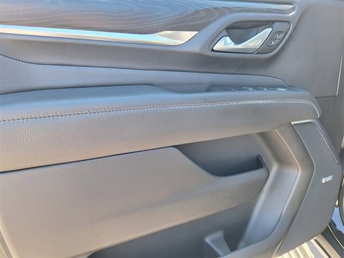 Used 2021 GMC Yukon Denali w/ Denali Ultimate Package image 37