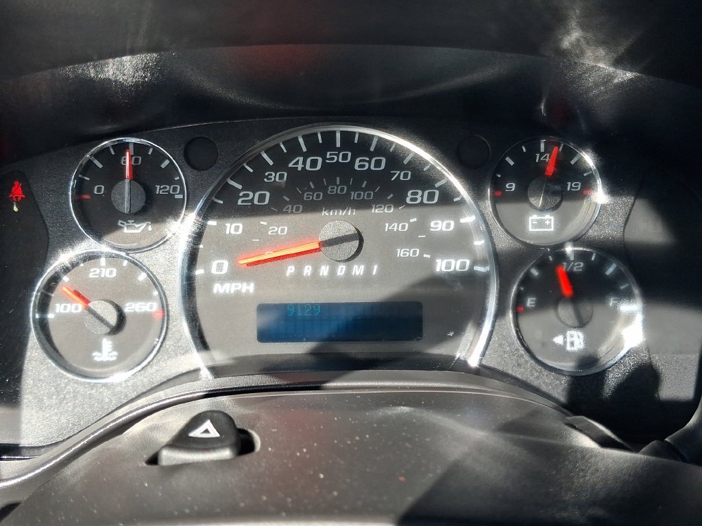 Used 2025 Chevrolet Express 2500 w/ Driver Convenience Package RWD image 19