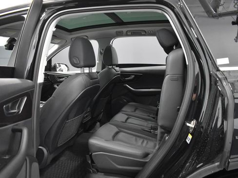 Used 2023 Audi Q7 3.0T Premium AWD/4WD image 34