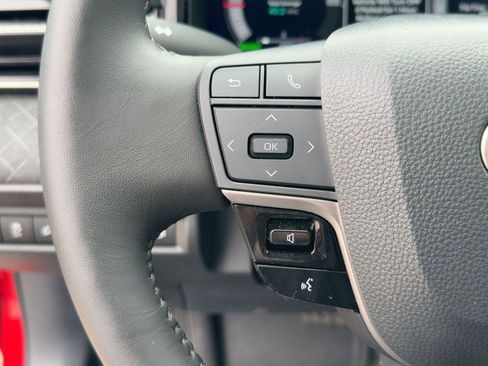 Used 2025 Toyota Camry XLE w/ Premium Package image 17