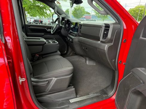 Used 2025 Chevrolet Silverado 2500 LT w/ Convenience Package AWD/4WD image 15