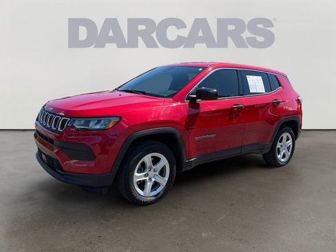 Used 2024 Jeep Compass Sport AWD/4WD image 3