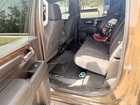 Used 2024 GMC Sierra 1500 Elevation AWD/4WD image 2