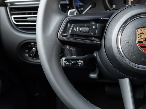 Certified 2026 Porsche Macan AWD/4WD image 15