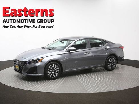 Used 2024 Nissan Altima 2.5 SV w/ SV Premium Package AWD/4WD image 58
