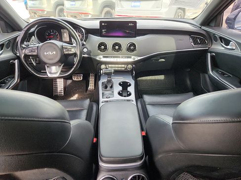 Used 2022 Kia Stinger GT1 RWD image 11
