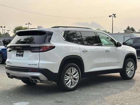 Used 2024 GMC Acadia Elevation image 4