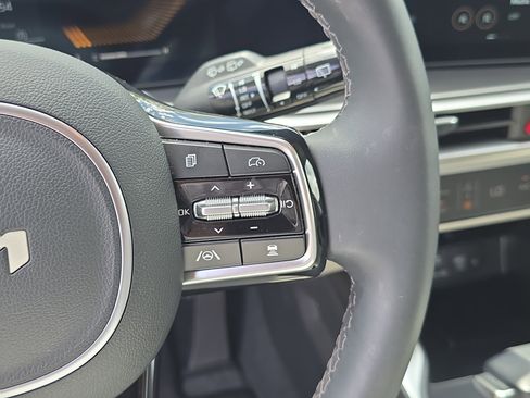 Certified 2025 Kia Sorento EX image 31