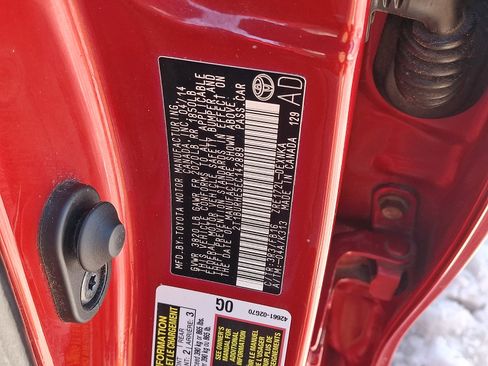 Used 2014 Toyota Corolla LE image 29