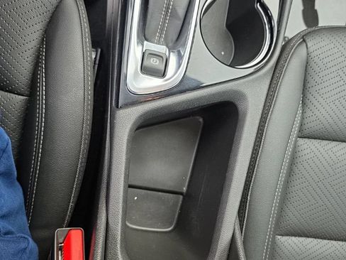 Used 2022 Buick Encore GX Essence w/ Experience Buick Package AWD/4WD image 48
